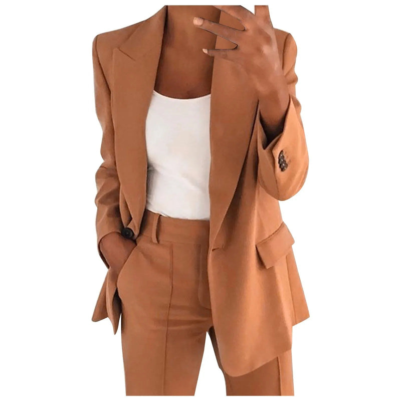 Ensemble tailleur pour femmes avec blazer et pantalon de couleur unie